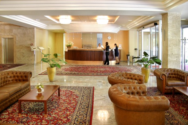 Kokra hotel Reception Desk